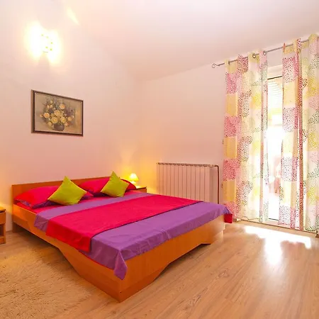 Anto 1296 Daire Pula