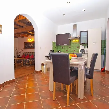 Anto 1296 Apartment