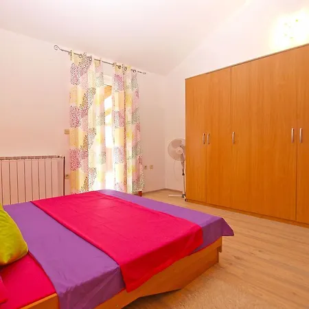 Anto 1296 Daire Pula